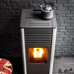 Pelletofen MCZ Maggie Comfort Air (10 KW) -Lotus Fireplace Shop mcz maggie 7116027 2 1280x1280